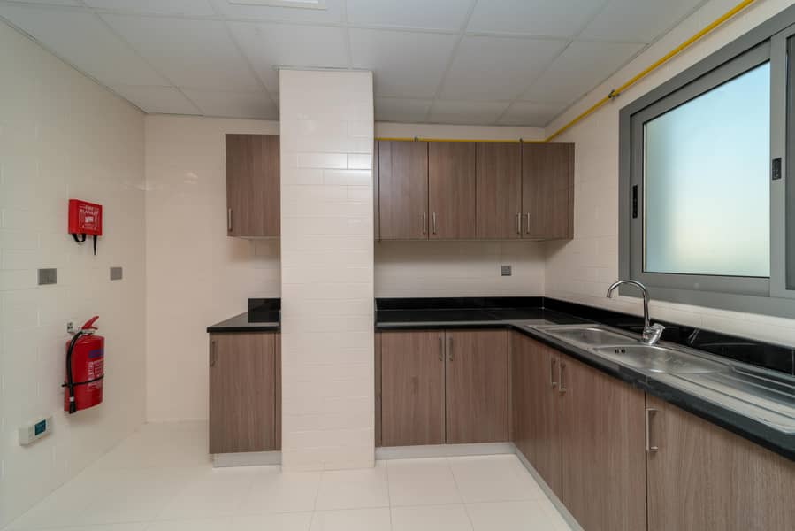 15 R7300666. jpg