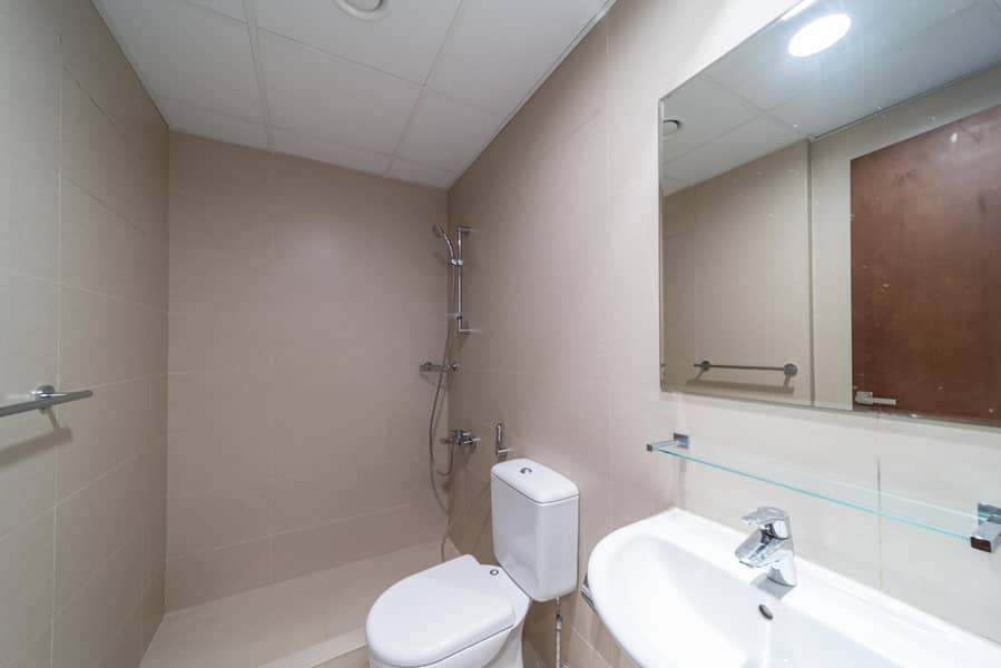 19 R7300648. jpg