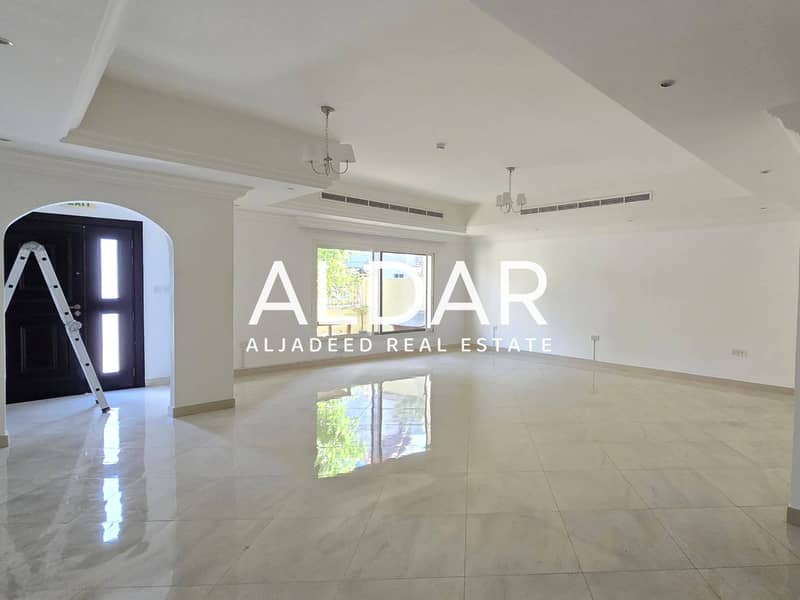 Prime Location | With Maid’s Room | 2 Parking's Prime Location | With Maid’s Room | 2 Parking's