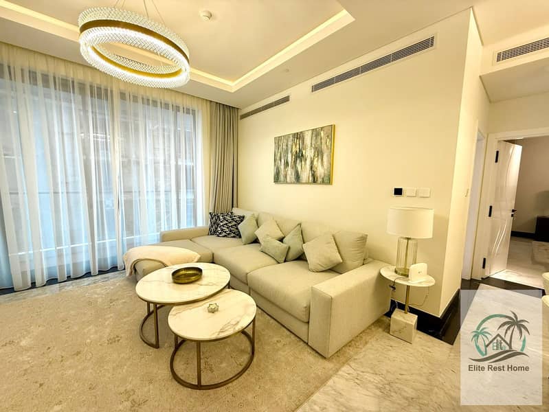 Exclusive Waterfront Home in Business Bay - Image 3