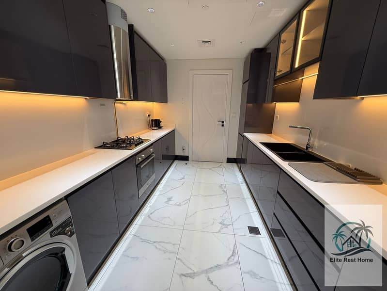 Exclusive Waterfront Home in Business Bay - Image 15