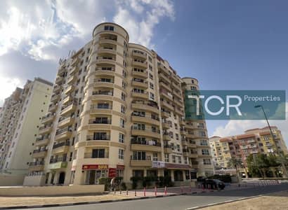 2 Slaapkamers Appartement te Koop in International City, Dubai - Appartement in International City，Central Business District，Universal Apartments, 2 slaapkamers, 800000 AED - 13031957