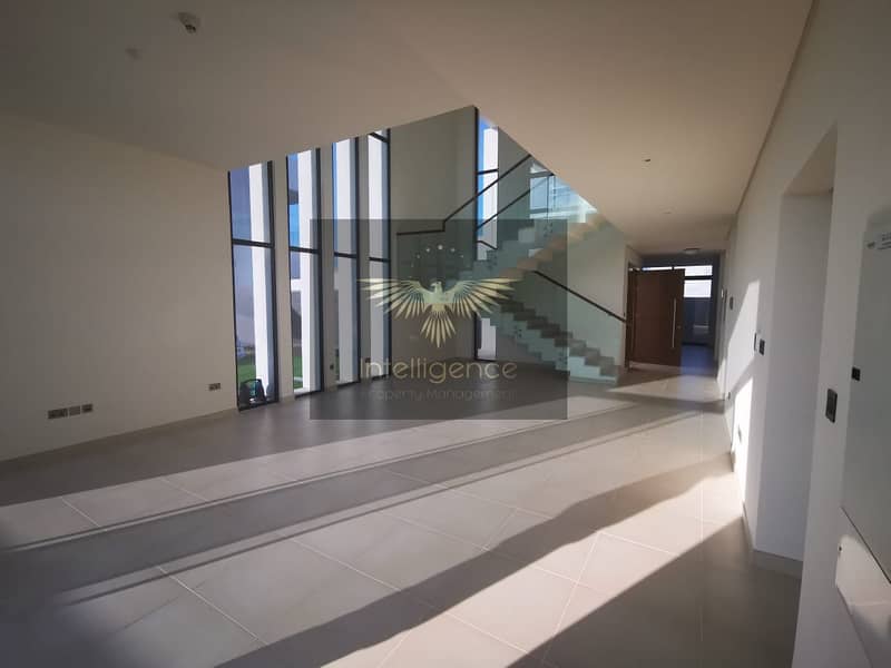 Stunning Landscaped Villa! Ready for Occupancy! Stunning Landscaped Villa! Ready for Occupancy!