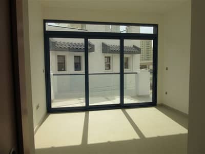 4 Bedroom Villa for Sale in Palm Jumeirah, Dubai - Amazing Villa in Palm on the Beach Vacant and Spacious 4 Bedroom Villa for Sale in Palm Jumeirah, Dubai - Amazing Villa in Palm on the Beach Vacant and Spacious