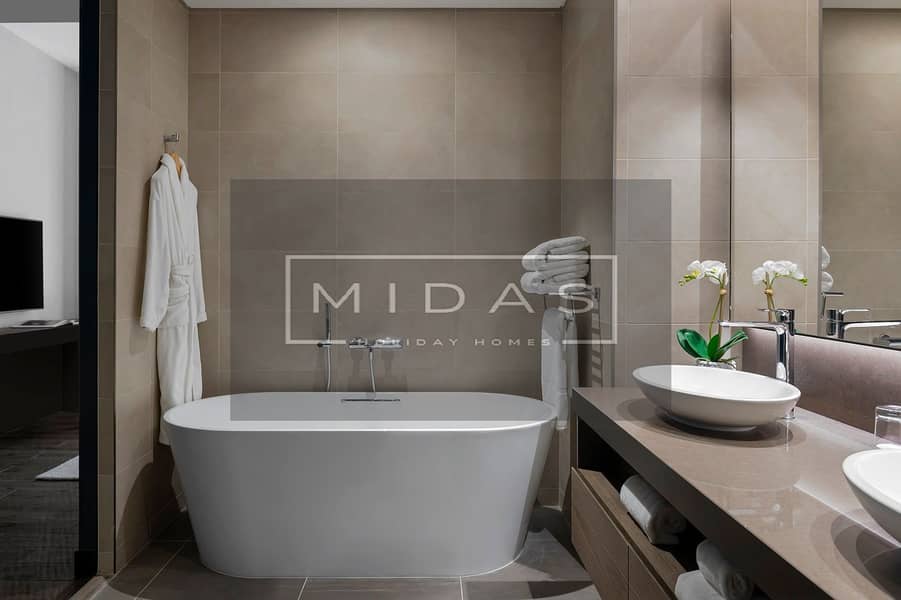 7 Marina Gate Deluxe Two Bedroom Suite Master Bathroom. jpg