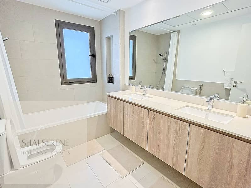 36 12. Master Ensuite -IMG_5395. jpg