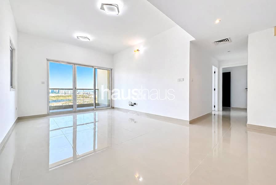 Exclusive | Corner Unit | Vacant Now Exclusive | Corner Unit | Vacant Now