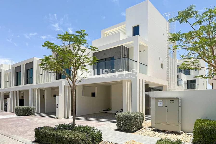 5 bed + Maids | Brand New | Prime Location 5 bed + Maids | Brand New | Prime Location