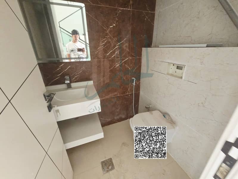 4 57d25db8-aee3-46df-beff-0f532bb3918f. jpeg