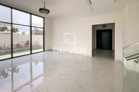 5 Bedroom Villa for Rent in Al Furjan, Dubai - Swimming Pool and Park View | Type A | Vacant
