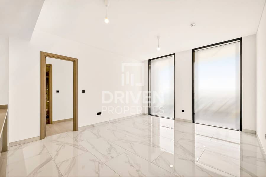 Brand New Unit | Burj Khalifa View | Best Location - Image 4