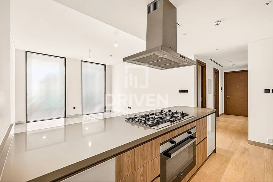 Brand New Unit | Burj Khalifa View | Best Location - Image 5