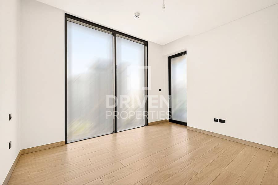 Brand New Unit | Burj Khalifa View | Best Location - Image 7