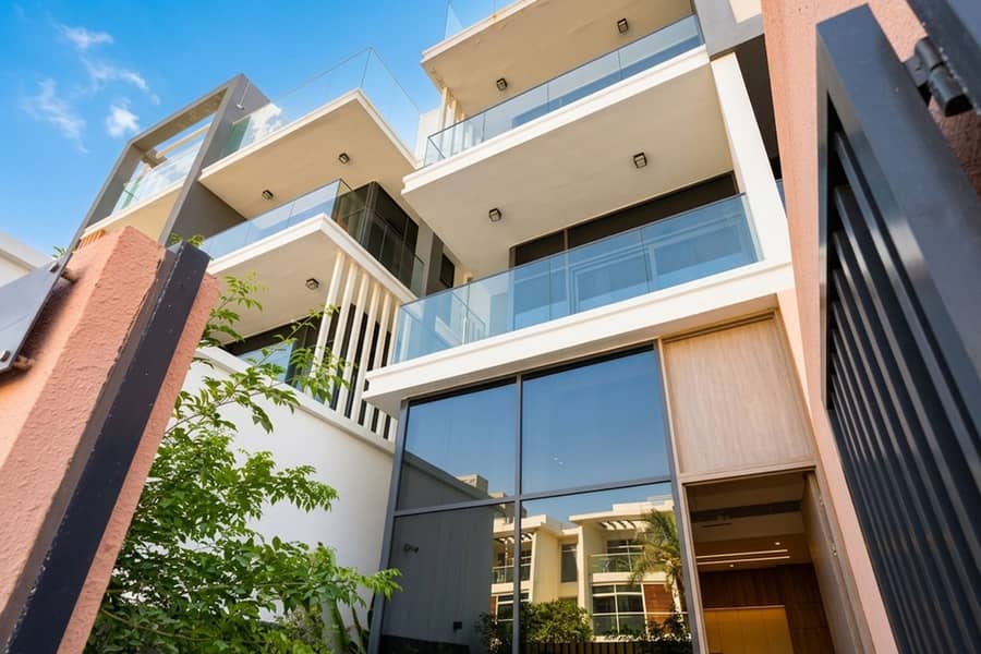 Upgraded | Vacant | Private Pool & Elevator - Image 5