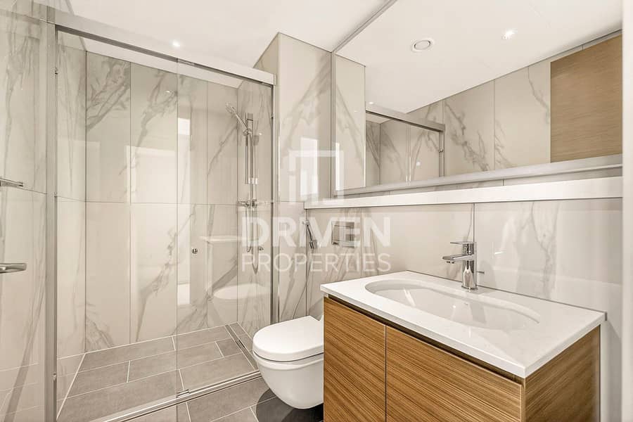Brand New Unit | Burj Khalifa View | Best Location - Image 12