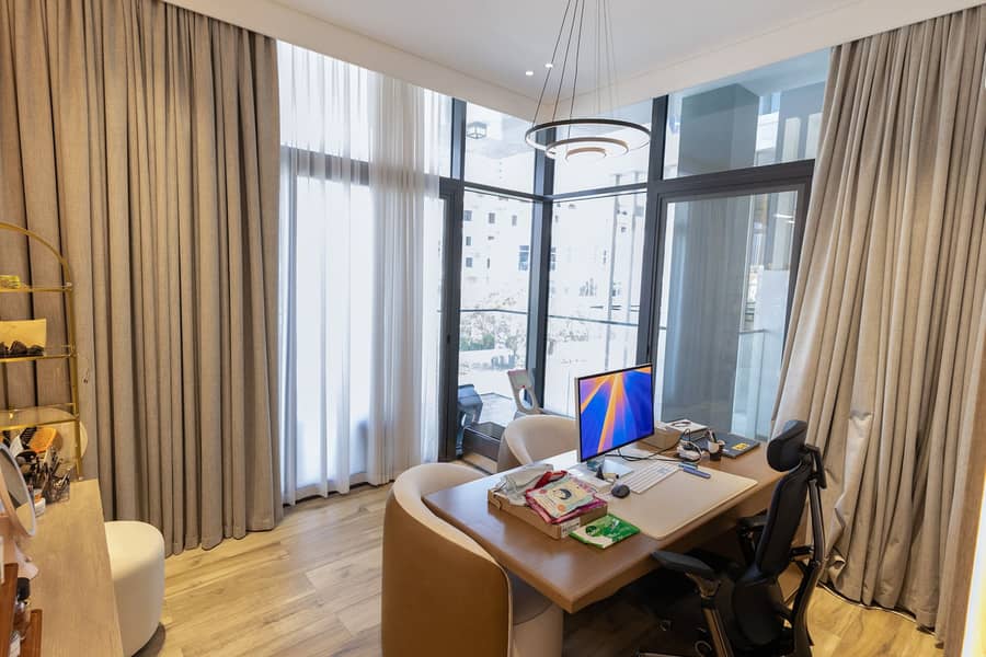 Upgraded | Vacant | Private Pool & Elevator - Image 10