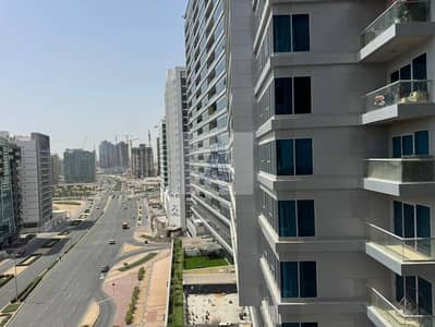 2 Schlafzimmer Wohnung zum zur Miete in Dubai Land Residence Complex (DLRC), Dubai - 5b318001-8949-4743-9232-dcd7259976d4. jpg