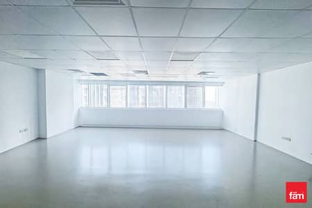 Office for Sale in Jumeirah Lake Towers (JLT), Dubai - Full Lake View Office | Open Layout | Best Value