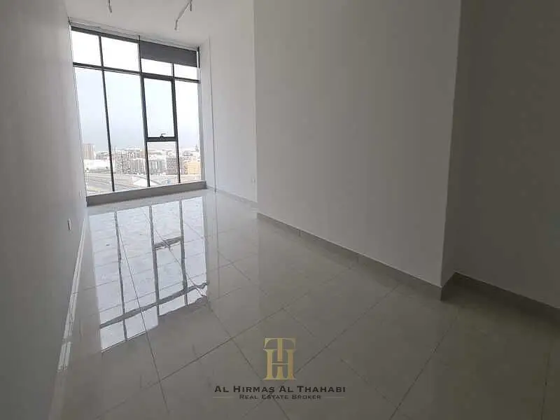 1 Month Free / Bright and Spacious / Luxury Living