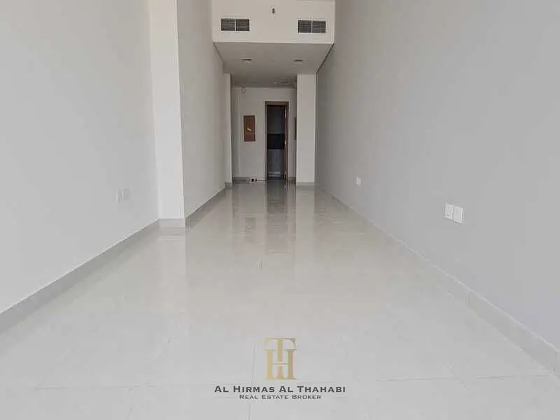 1 Month Free / Bright and Spacious / Luxury Living