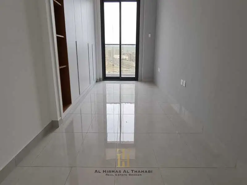 1 Month Free / Bright and Spacious / Luxury Living