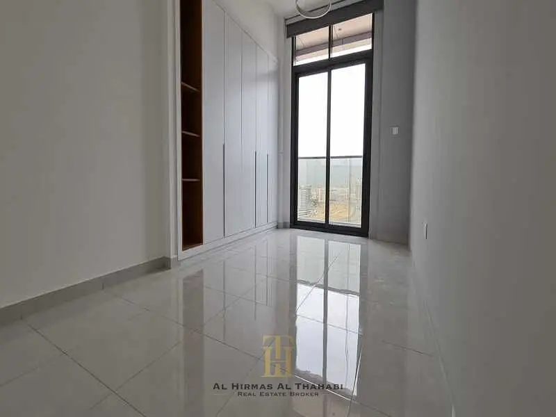 1 Month Free / Bright and Spacious / Luxury Living