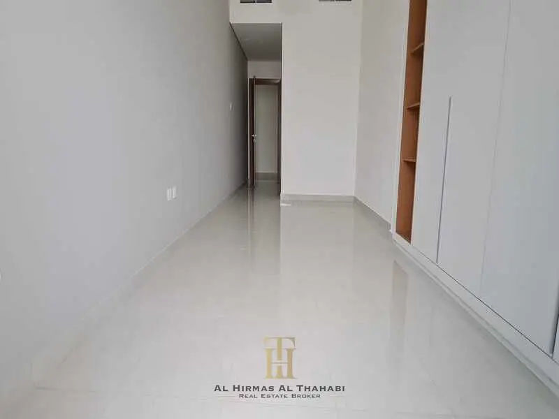 1 Month Free / Bright and Spacious / Luxury Living