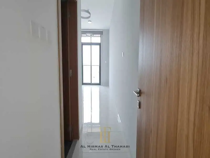 1 Month Free / Bright and Spacious / Luxury Living