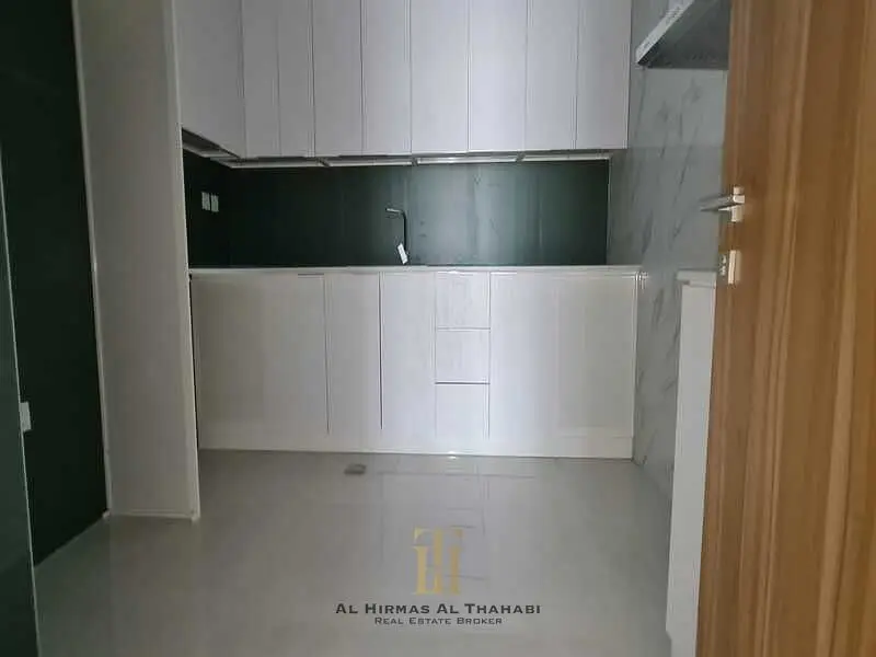 1 Month Free / Bright and Spacious / Luxury Living