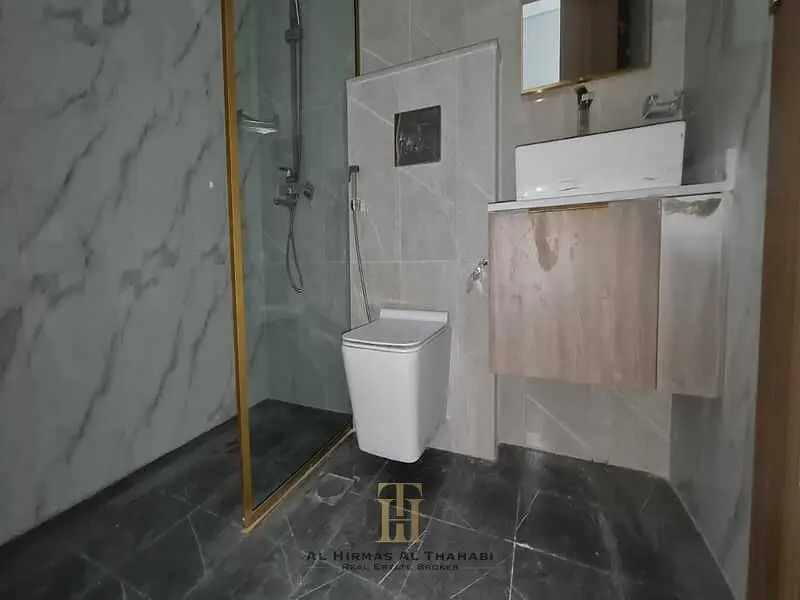 1 Month Free / Bright and Spacious / Luxury Living