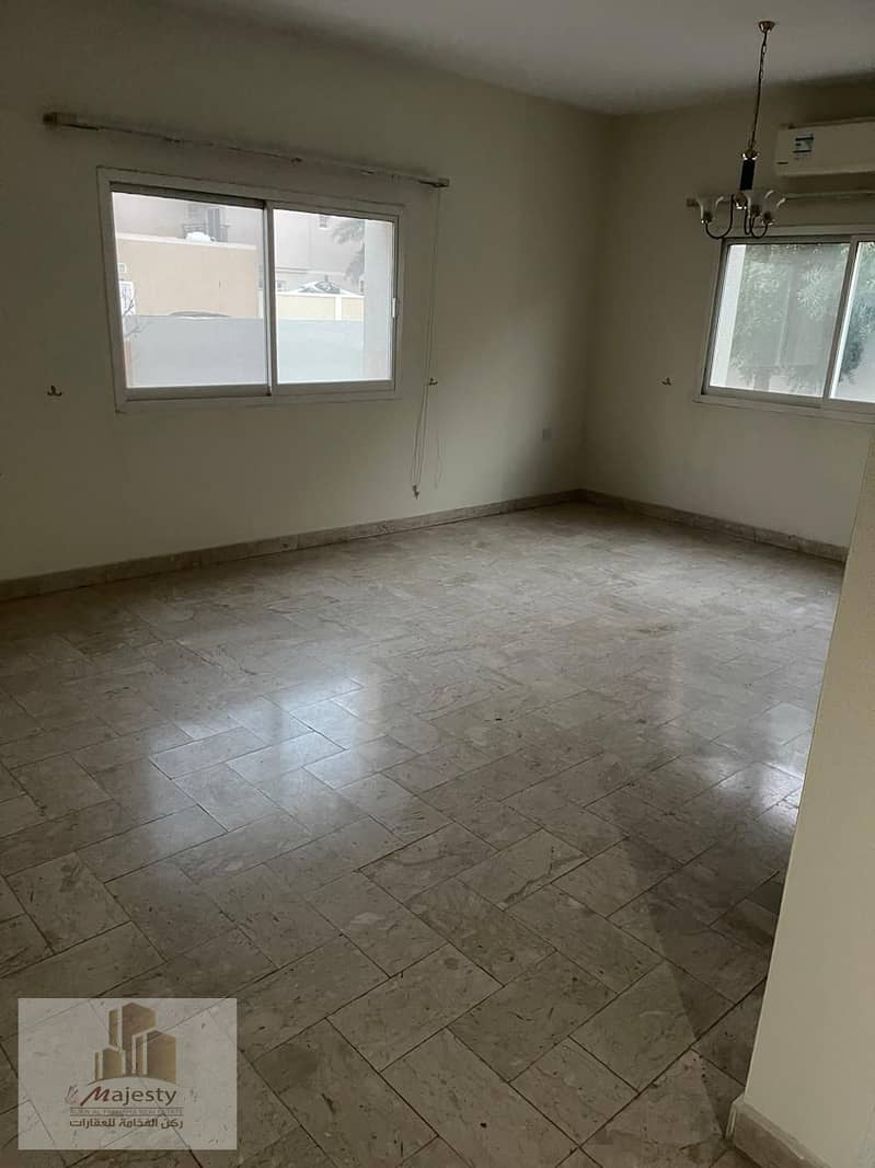 10 e606de25-a3bd-458b-bbb5-672806b50e0c. jpg