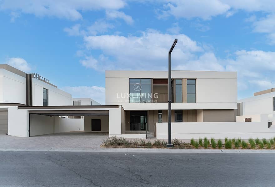 Huge Plot | Close to Pool | Multiple Options Huge Plot | Close to Pool | Multiple Options