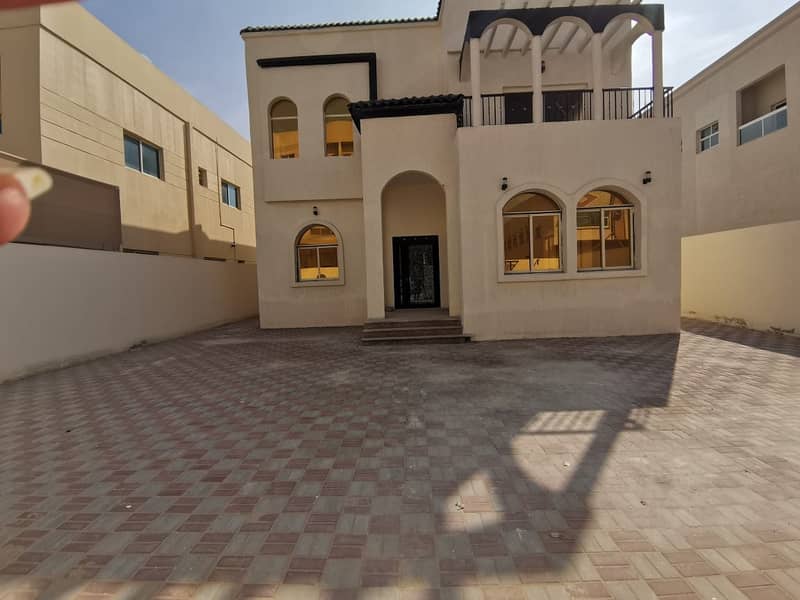 New villa for sale in Ajman, Al Mowaihat  1, in front of Academy