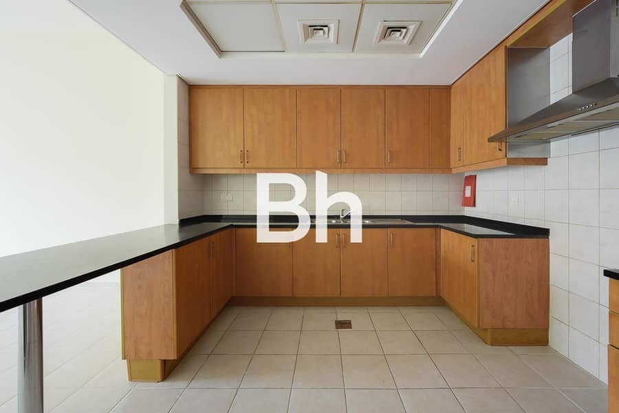 4 Image 0