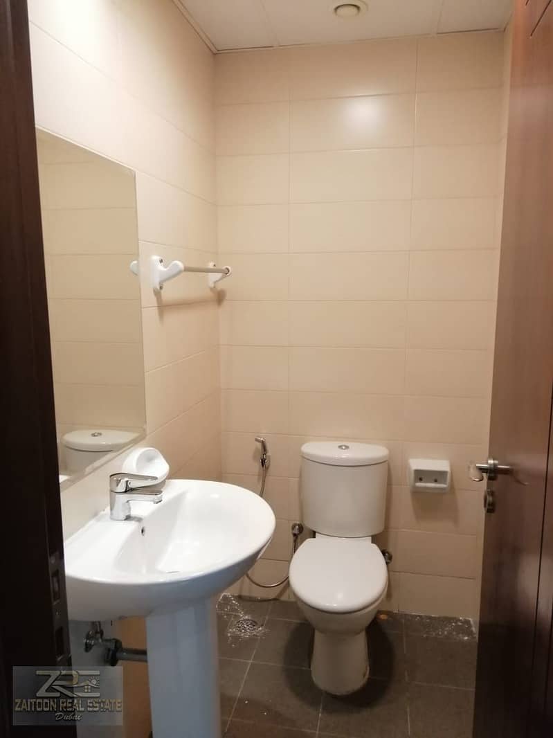 7 e920cce3-9531-4809-95bd-8ba1dc255683. jpg