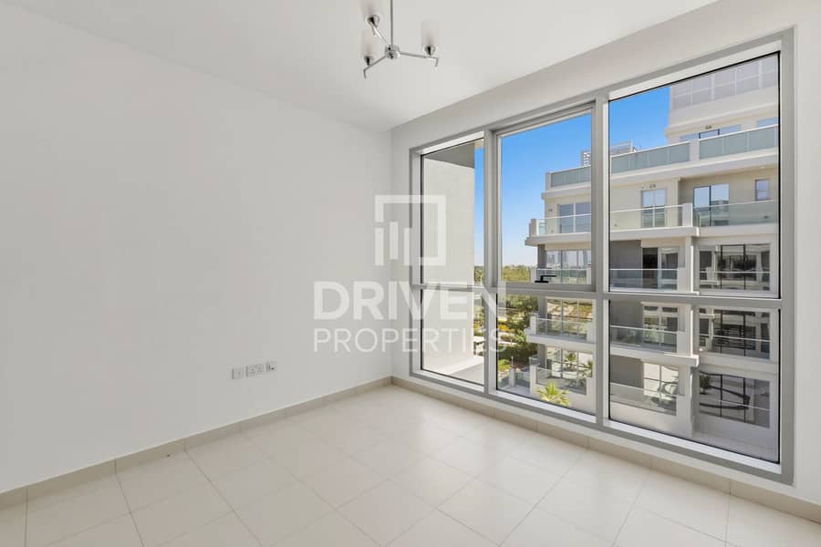 Brand New Unit | 2 Balcony | Courtyard view - Widok 5