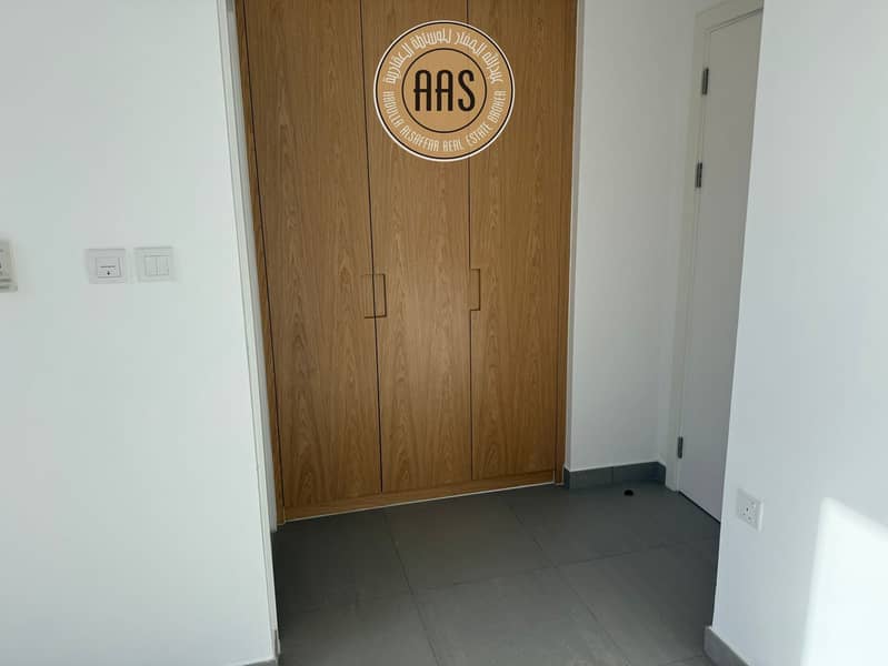 5 0e5ce47d-7eca-450f-8452-db998cfecacd. jpg