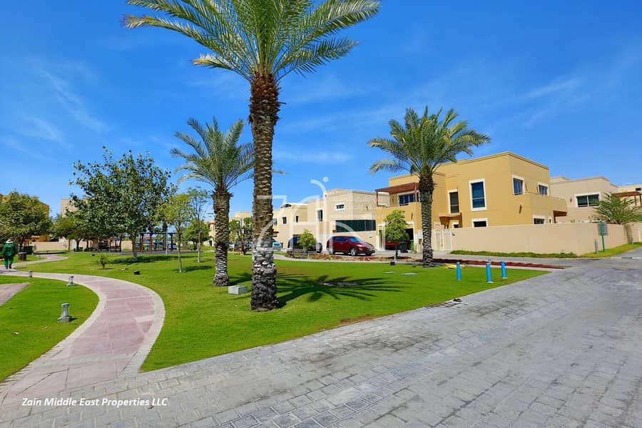 Corner 5 BR Villa with Private Pool in Prime Location Corner 5 BR Villa with Private Pool in Prime Location