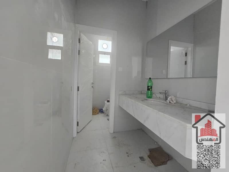 13 e09080db-47c2-4dcb-8820-947eb1c1ada6. jpg