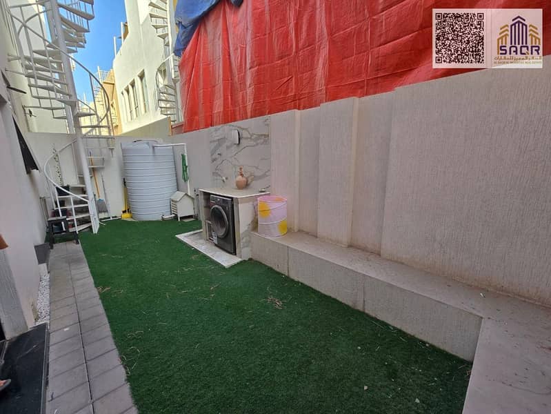 9 photo_5789824221381856839_y. jpg