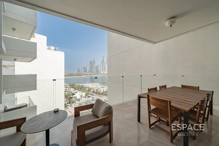 Sea View | Corner Unit | Private Beach