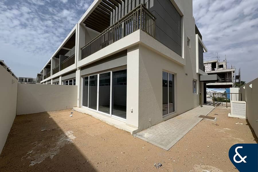 4 Bedroom| Corner Unit | Great Location 4 Bedroom| Corner Unit | Great Location