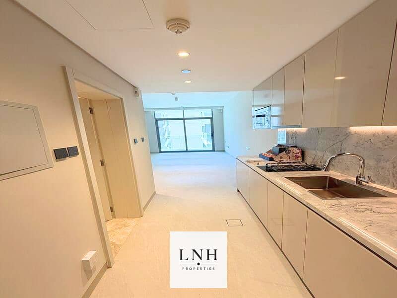 Pool and Community View | Spacious Layout | Vacant - Image 2