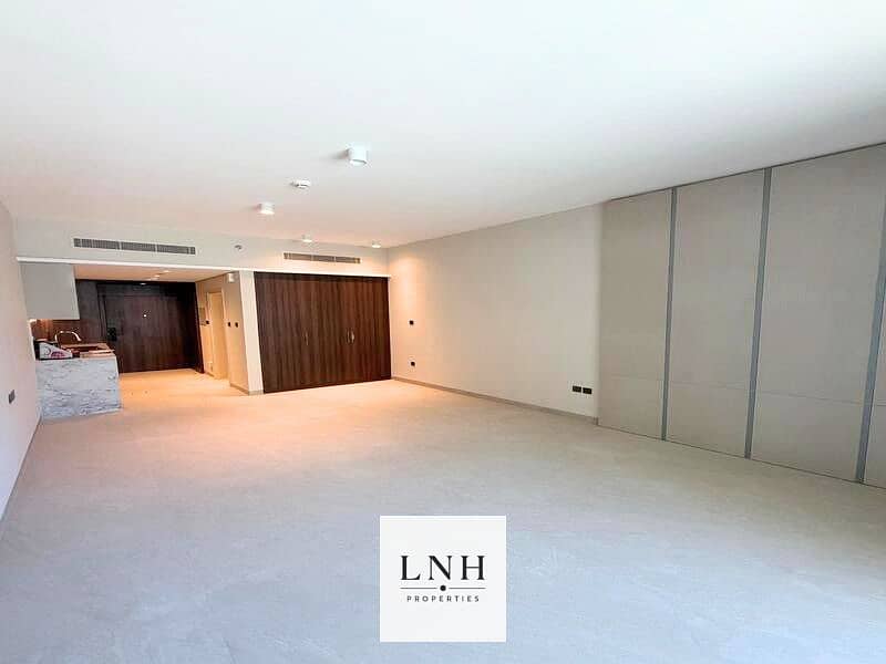 Pool and Community View | Spacious Layout | Vacant - Image 1