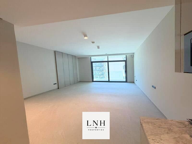 Pool and Community View | Spacious Layout | Vacant - Image 3