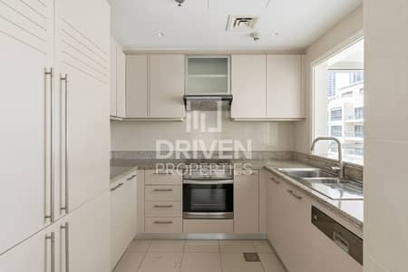 2 Bedroom Apartment for Rent in Downtown Dubai, Dubai - Upgraded Apt | Modern Layout | Community View