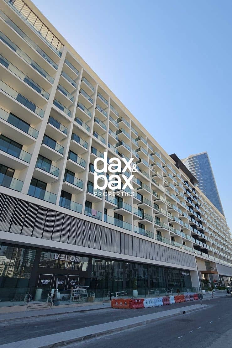 30 binghatti-phoenix_cu5BD_xl. jpg