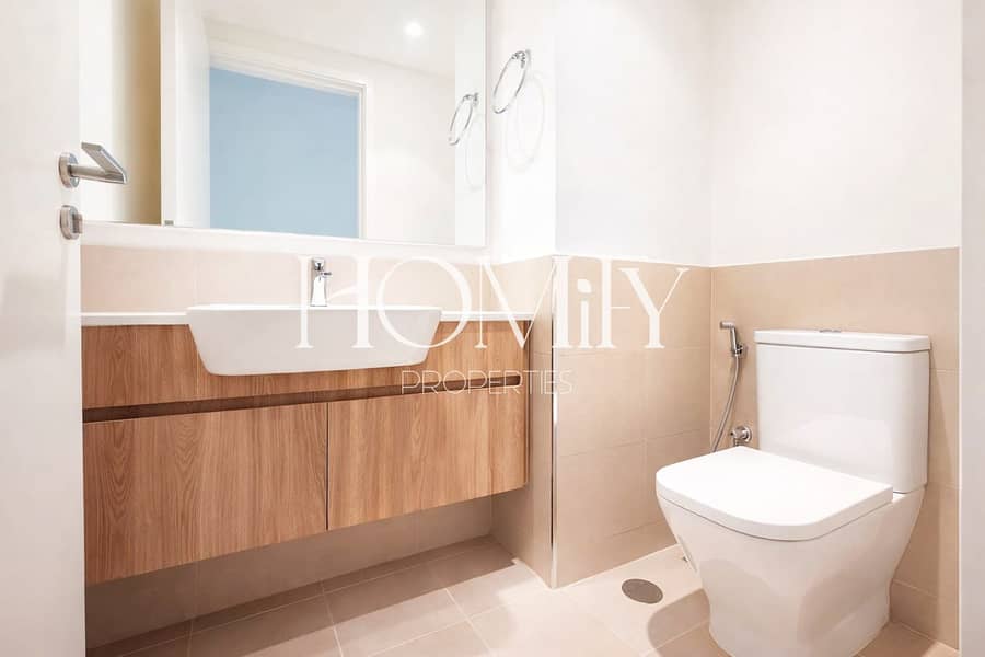 8 0d01a648-5a72-4d5d-a022-c1b54e05f833. jpg