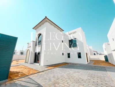 4 Bedroom Villa for Sale in Al Shamkha, Abu Dhabi - WhatsApp Image 2026-05-18 at 11.31. 40 AM. jpeg 4 Bedroom Villa for Sale in Al Shamkha, Abu Dhabi - WhatsApp Image 2026-05-18 at 11.31. 40 AM. jpeg