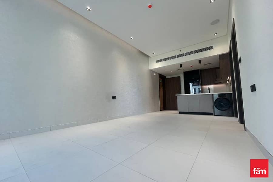 Corner Unit | Vacant | Brand New | Amenities View Corner Unit | Vacant | Brand New | Amenities View